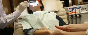 “انتهاء عصر هوليود سمايل”.. طبيب يكشف سر الابتسامة الجديدة